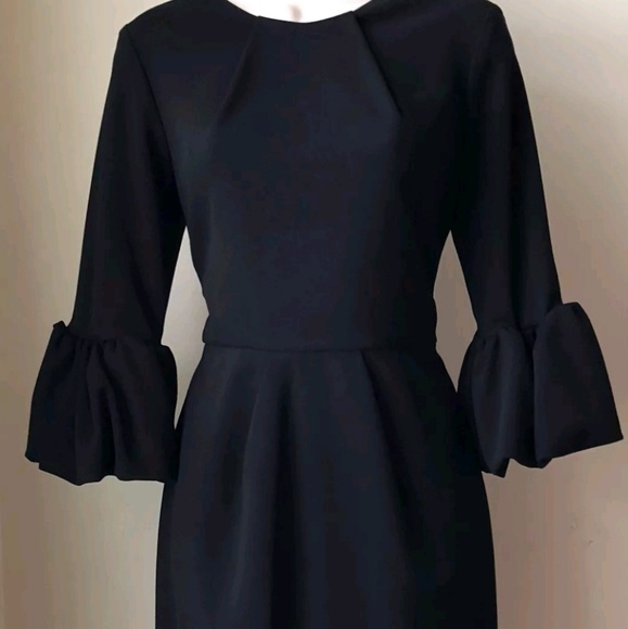 Besty & Adams Bell sleeves dress - Picture 2 of 5